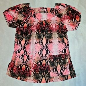 Koi Demi Style Scrub Top With A Multicolored Snakeskin Print Size Small